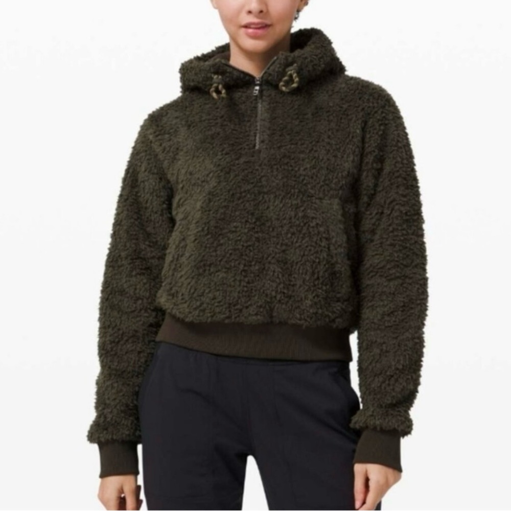 Lululemon Oh So Sherpa size 6 olive green